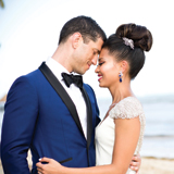 Mariage reunion, couple mariée sur la plage